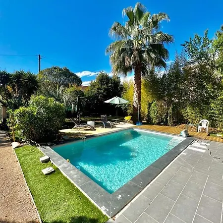 House In The City-center Of With A Private Pool *